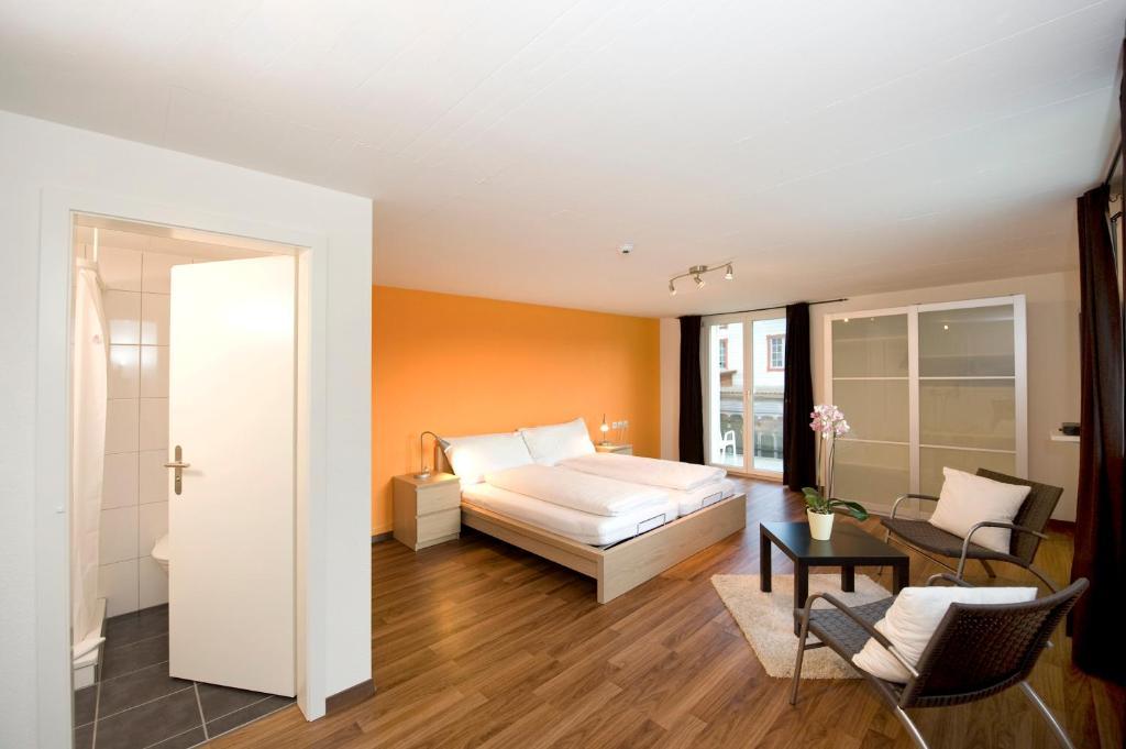 Hotel Restaurant Roessli Uetendorf Quarto foto